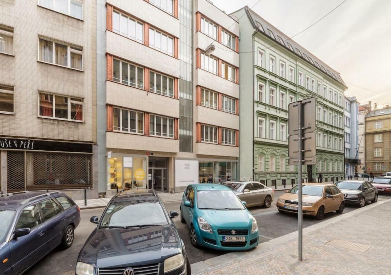 Central Prague Crown Apartments Экстерьер фото