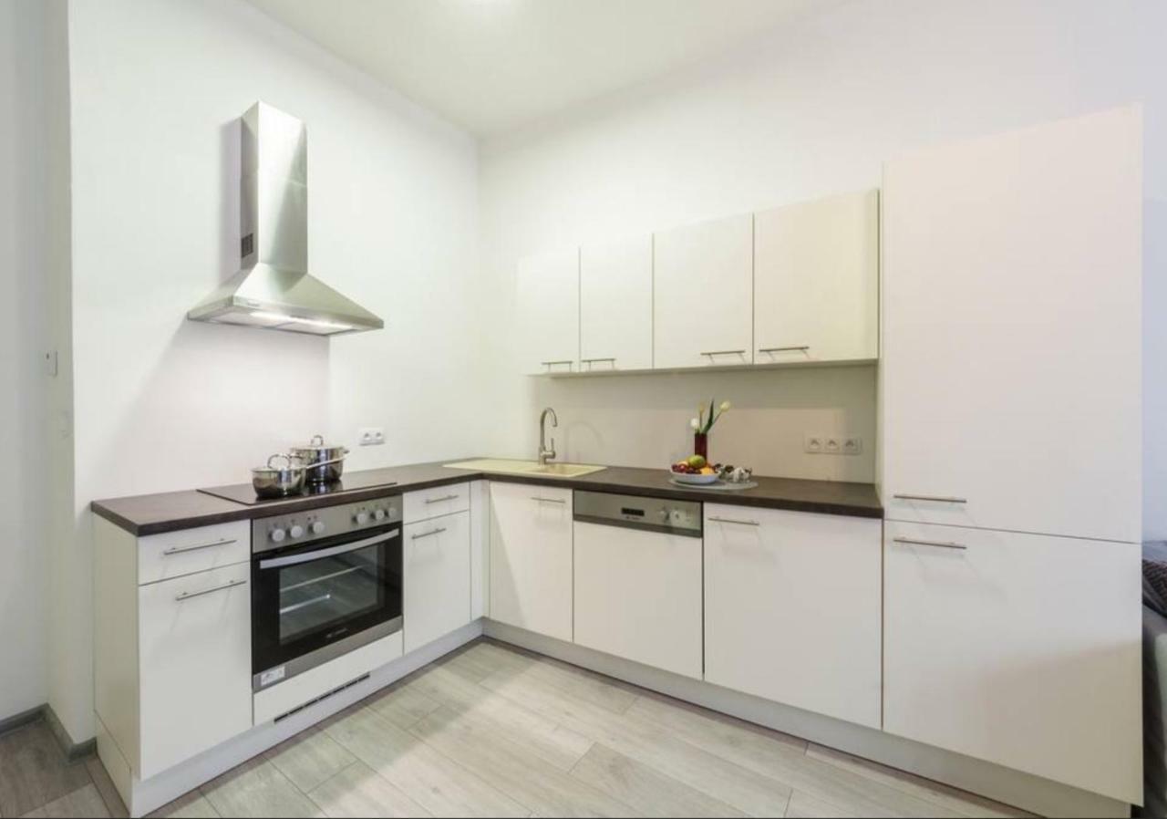 Central Prague Crown Apartments Экстерьер фото