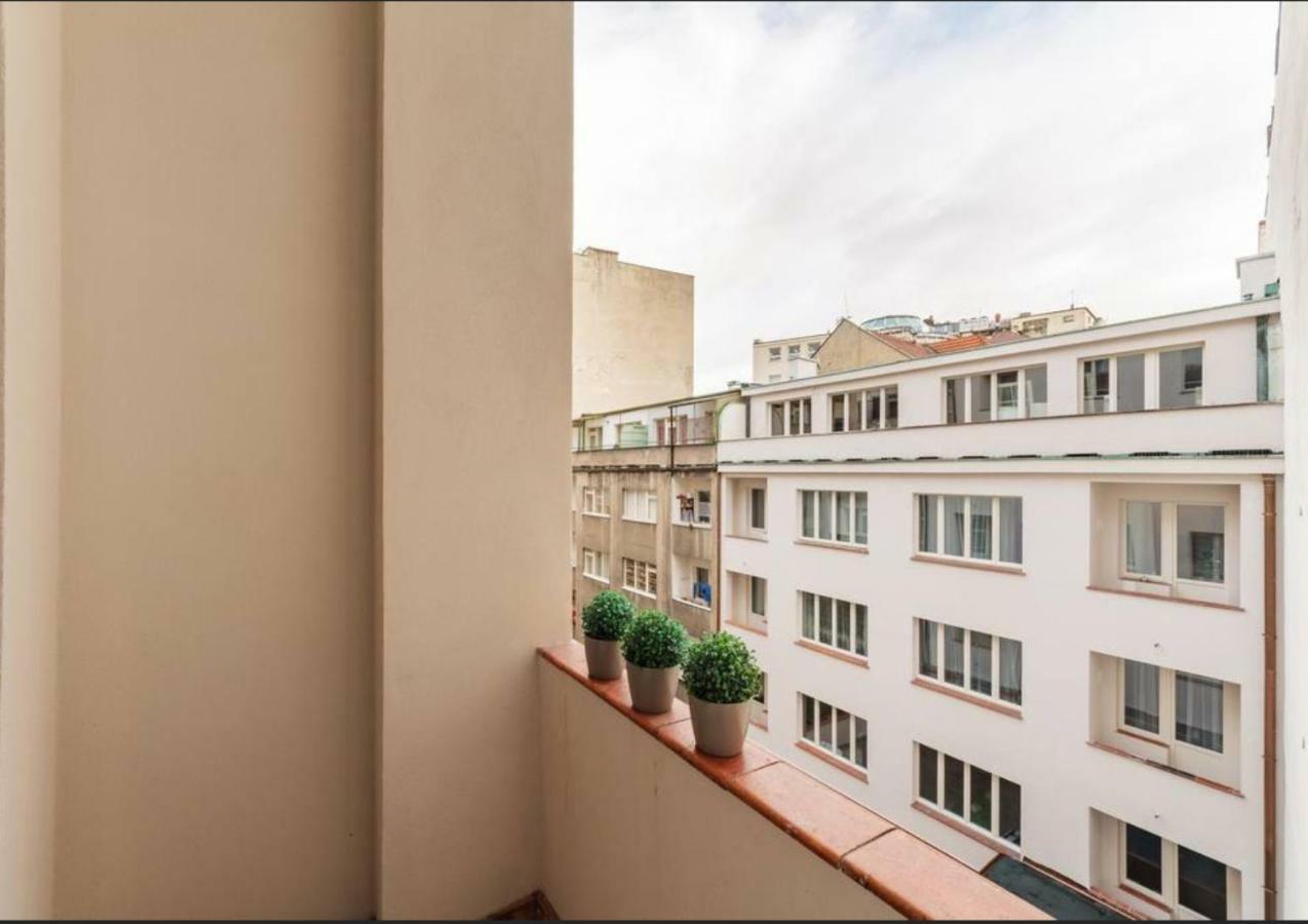 Central Prague Crown Apartments Экстерьер фото