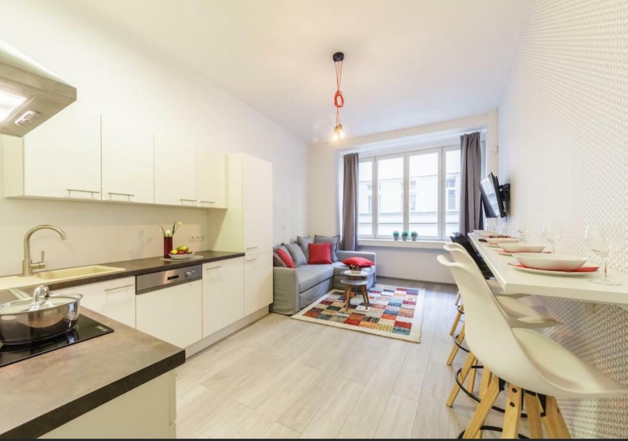 Central Prague Crown Apartments Экстерьер фото